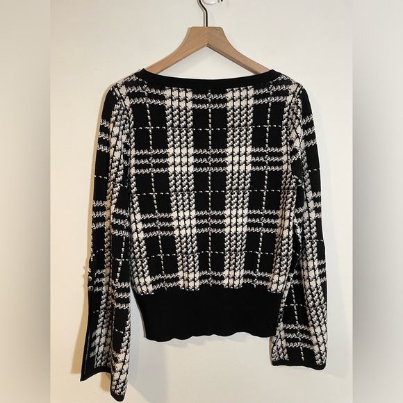 New York & Company Black &White Window Pane Open Bell Sleeve Sweater Size Large - Picture 6 of 11